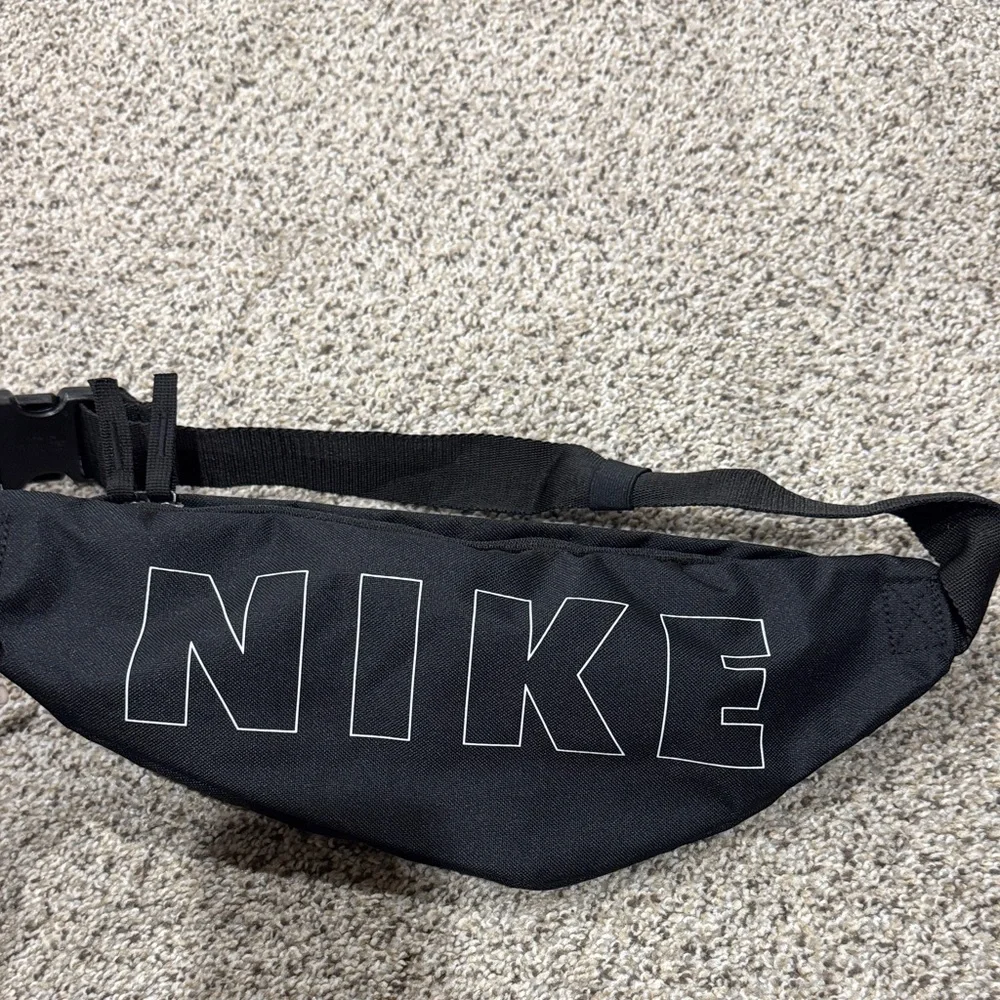 Nike compact belt